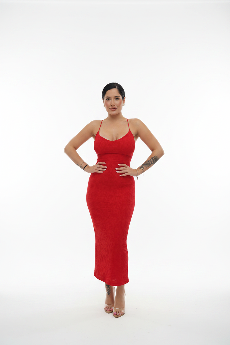 Vestito rosso su sfondo bianco
